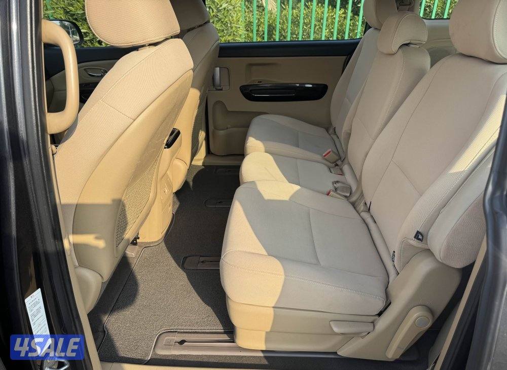 للبيع كيا كرنفال موديل 20206