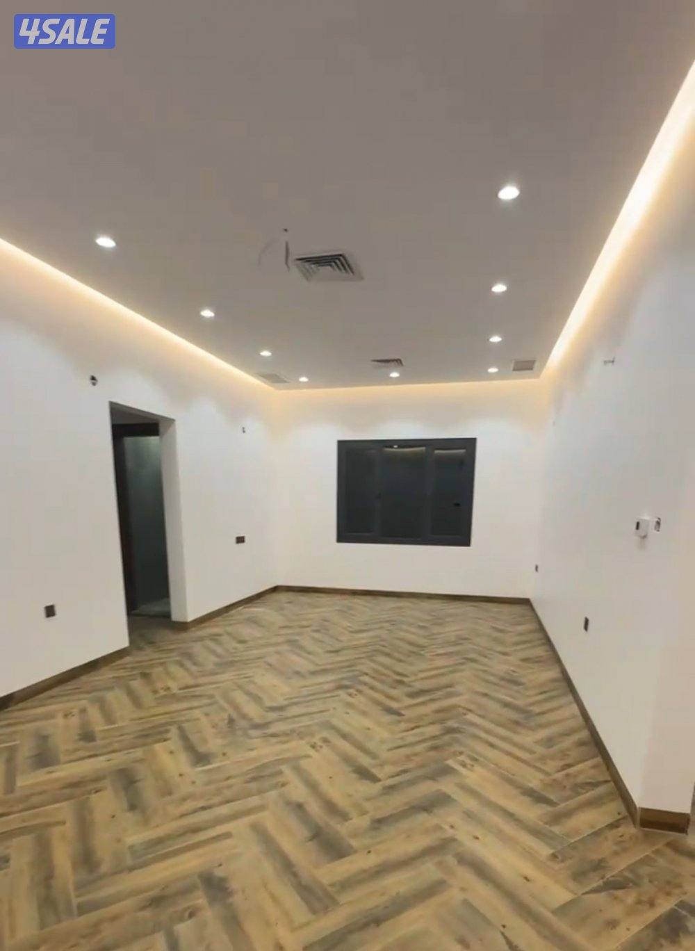 شقه ثلاث غرف ثلاث حمامات مطبخ وصاله كبيره  اصنصير مدخل خاص0