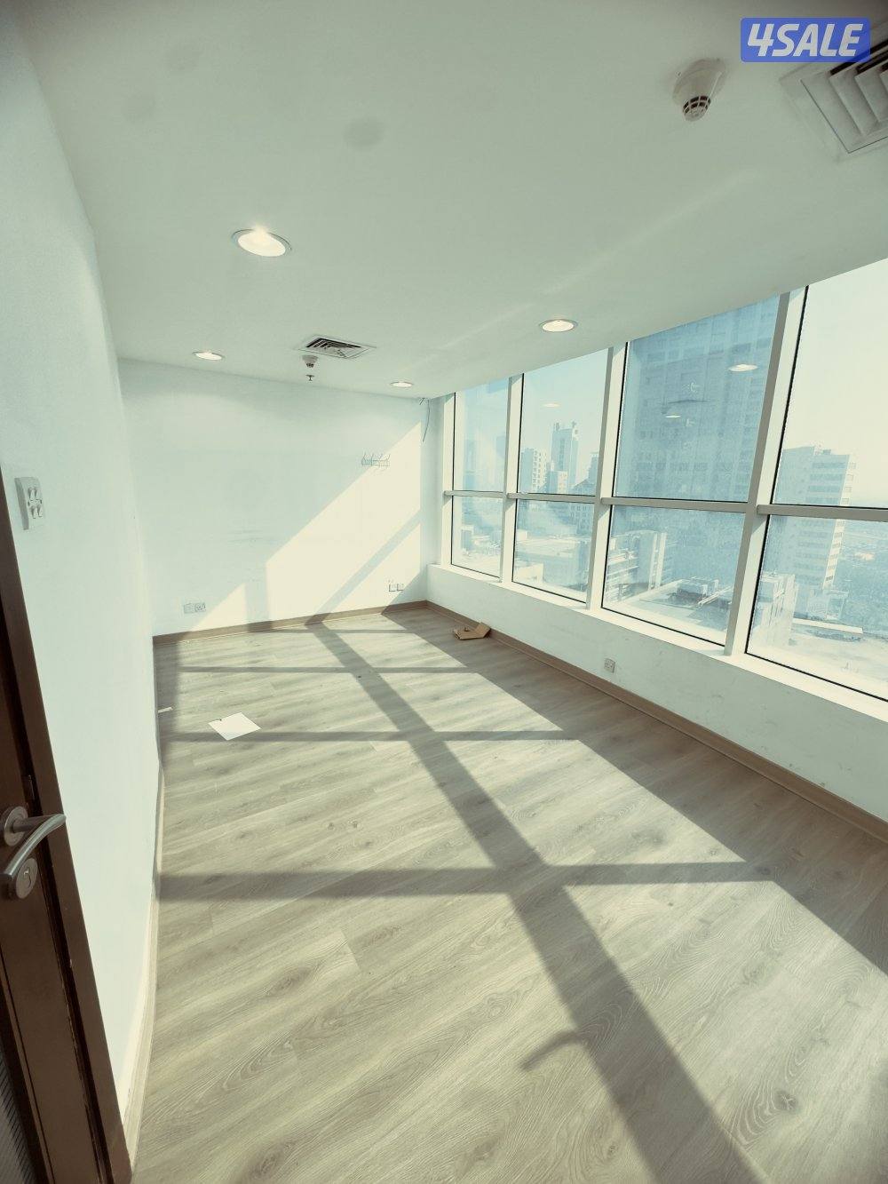 مكاتب وادوار للايجار اسعار ومساحات مناسبه10