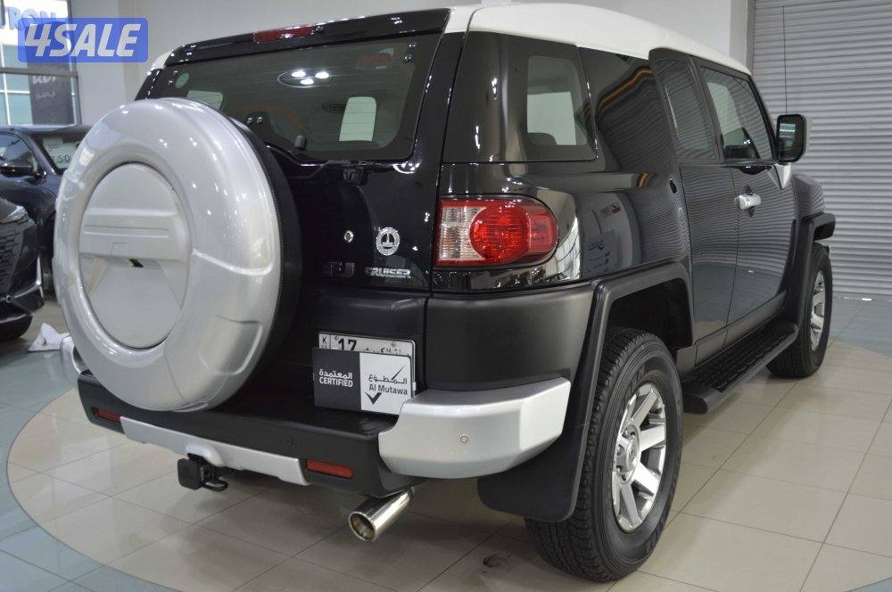 Toyota FJ Cruiser 2019 – 2-Door 40L V6 Excellent Condition4