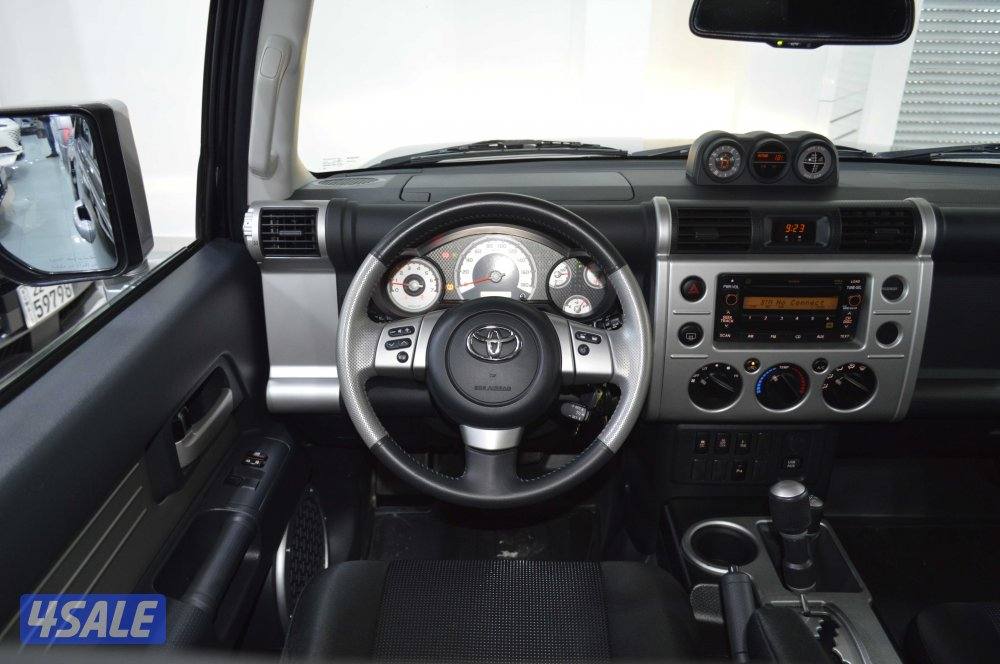 Toyota FJ Cruiser 2019 – 2-Door 40L V6 Excellent Condition8