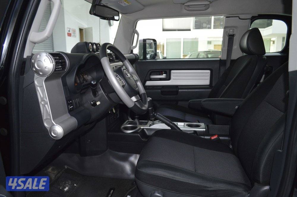 Toyota FJ Cruiser 2019 – 2-Door 40L V6 Excellent Condition10