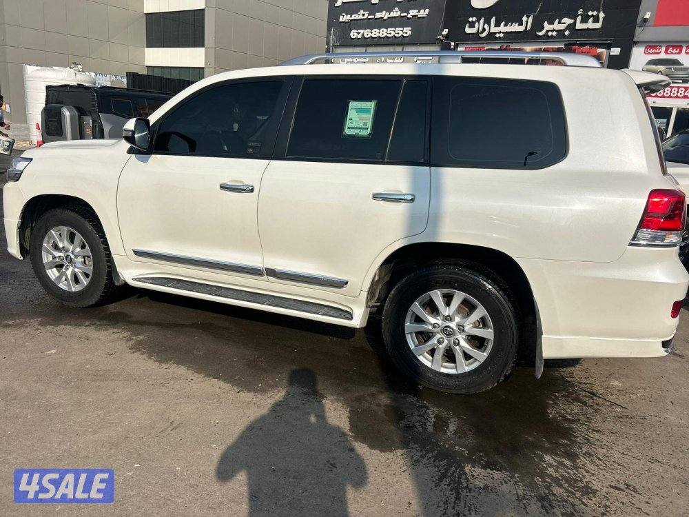 لاند كروزر GX.R -V8 موديل 2019 ماشى 163.000 k.m وارد الساير2