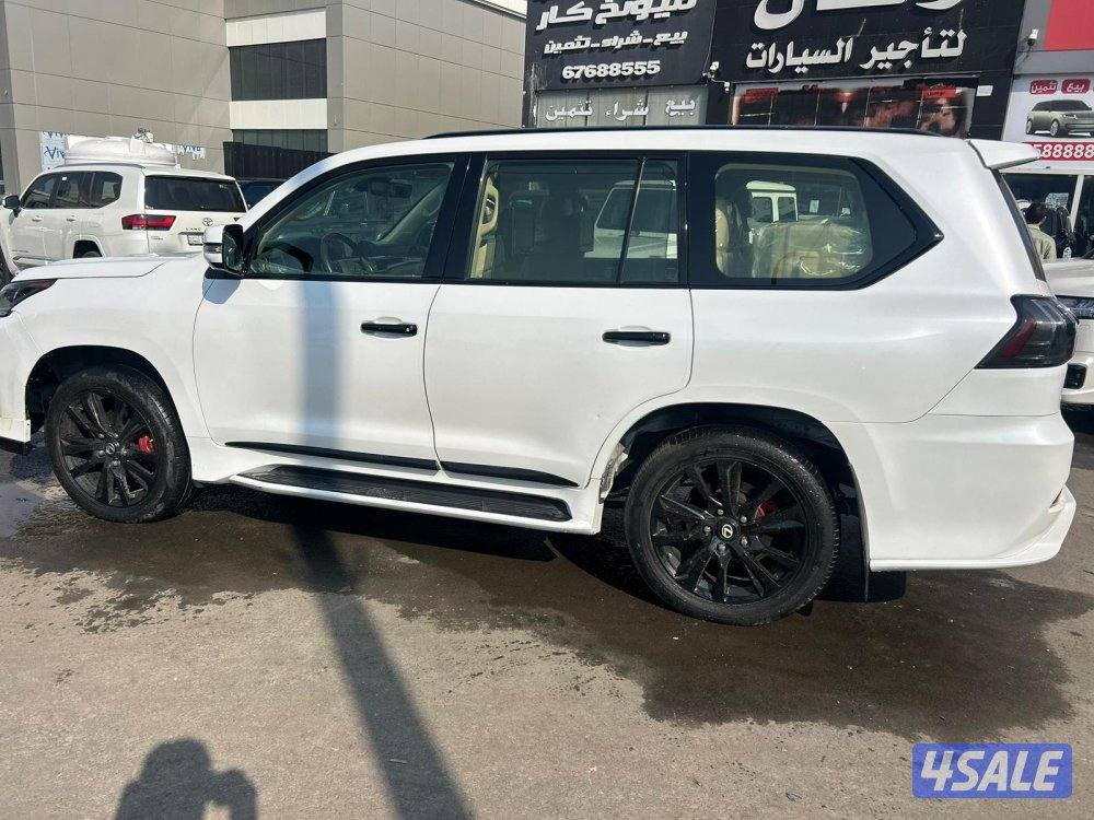لكزس LX570 درجة اولى  موديل 2017 ماشى 387.000 k.m  وارد الخليج  .3