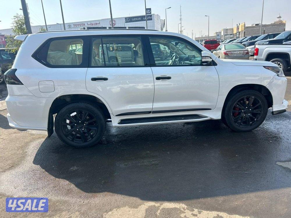 لكزس LX570 درجة اولى  موديل 2017 ماشى 387.000 k.m  وارد الخليج  .2