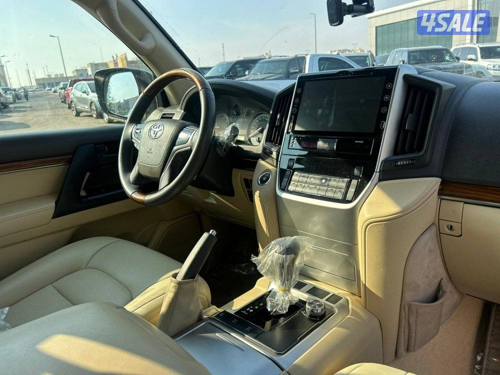 لاند كروزر GX.R. V8 موديل 2016 ماشى 217.000  k.m  وارد الساير .6