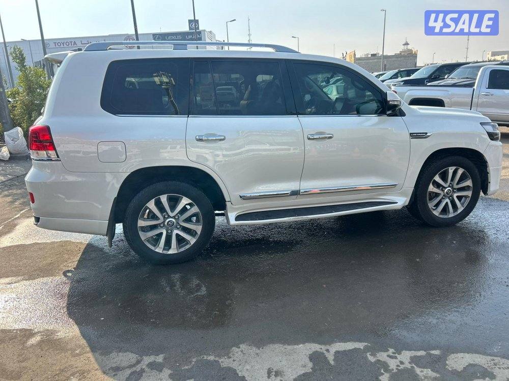 لاند كروزر GX.R-قراند تورينق .V8 موديل 2021 ماشى 152.000 k.m3