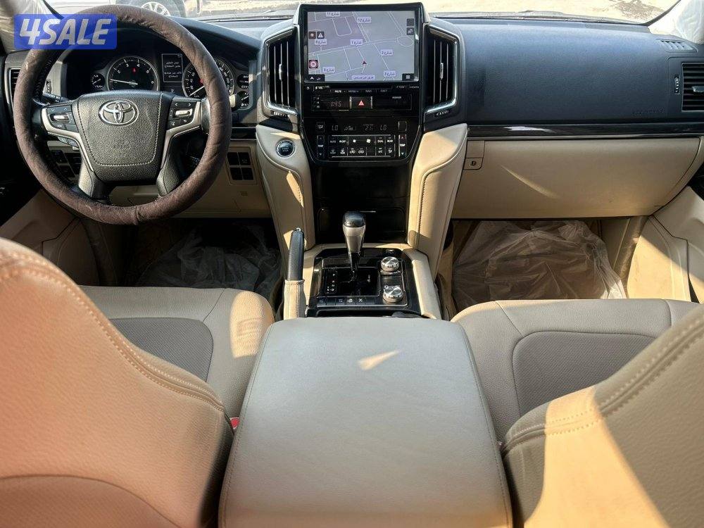 لاند كروزر GX.R-قراند تورينق .V8 موديل 2021 ماشى 152.000 k.m6