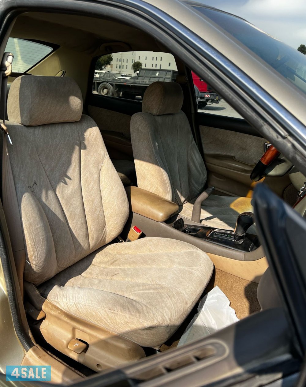 متسوبيشي ماغنا 2004 عداد3