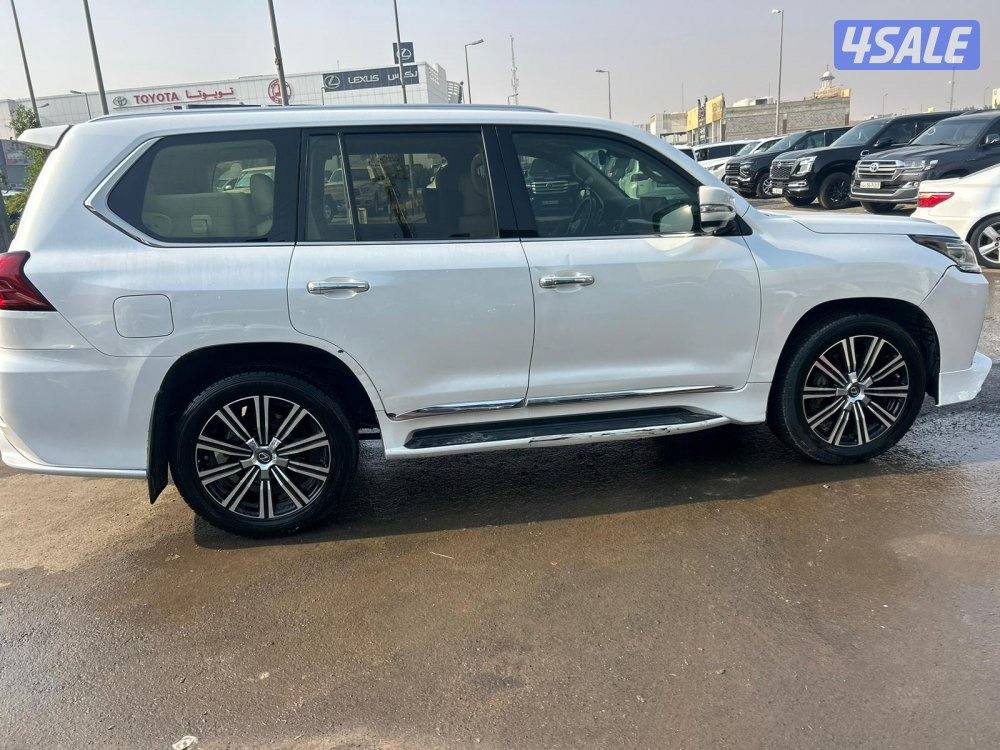 لكزس LX570s  موديل 2019 ماشى 241.000 k.m  وارد الساير2