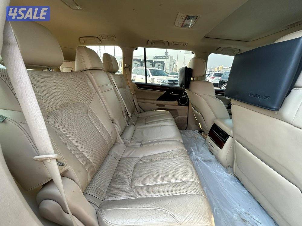 لكزس LX570s  موديل 2019 ماشى 241.000 k.m  وارد الساير4