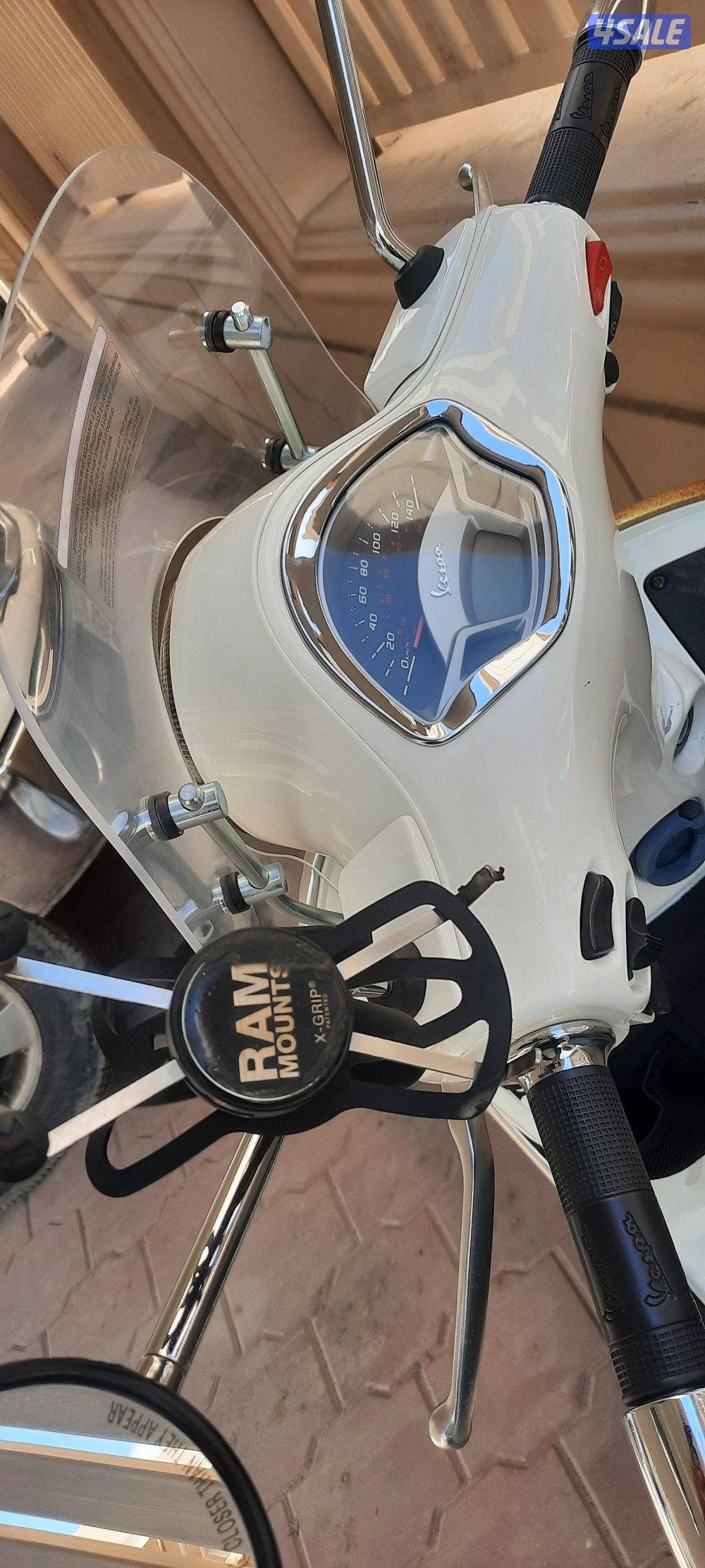 للبيع فيسبا أصلي GTS 300 موديل 20154