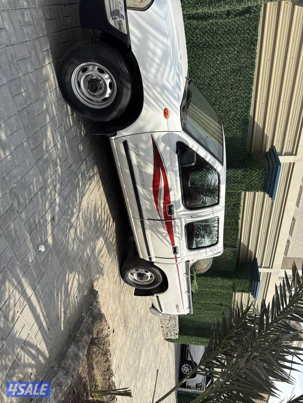 وانيت نيسان 2010ماشي 500 الف توه منفوظ الموتر نظيف هيئة جديده تكييف ثج0