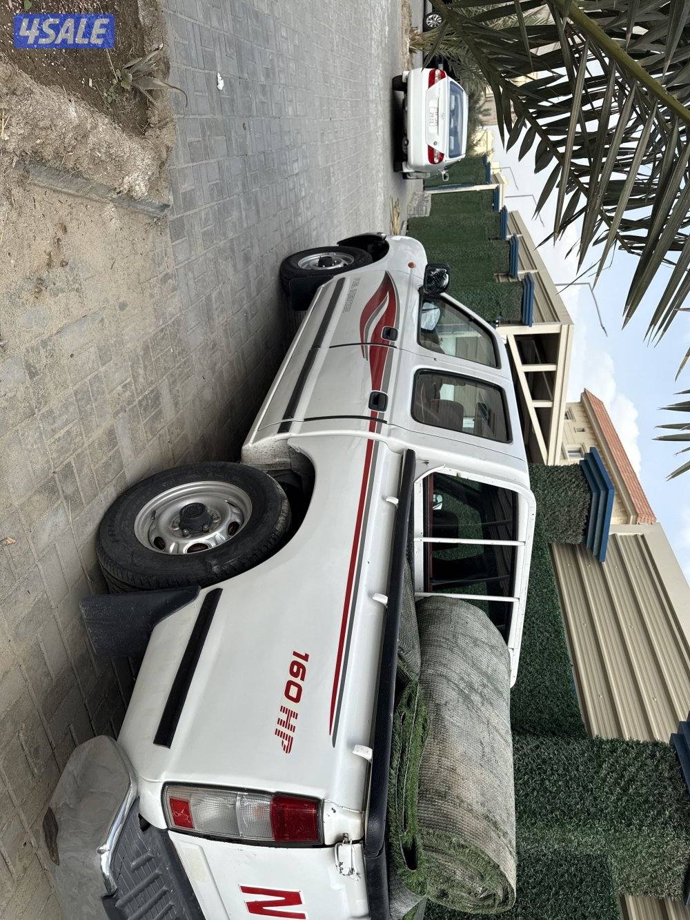 وانيت نيسان 2010ماشي 500 الف توه منفوظ الموتر نظيف هيئة جديده تكييف ثج3