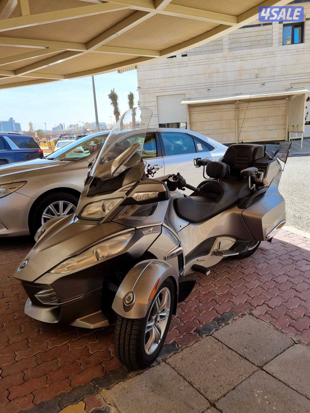 للبيع كانام سبايدر RT موديل 2012 اللون سلفر4