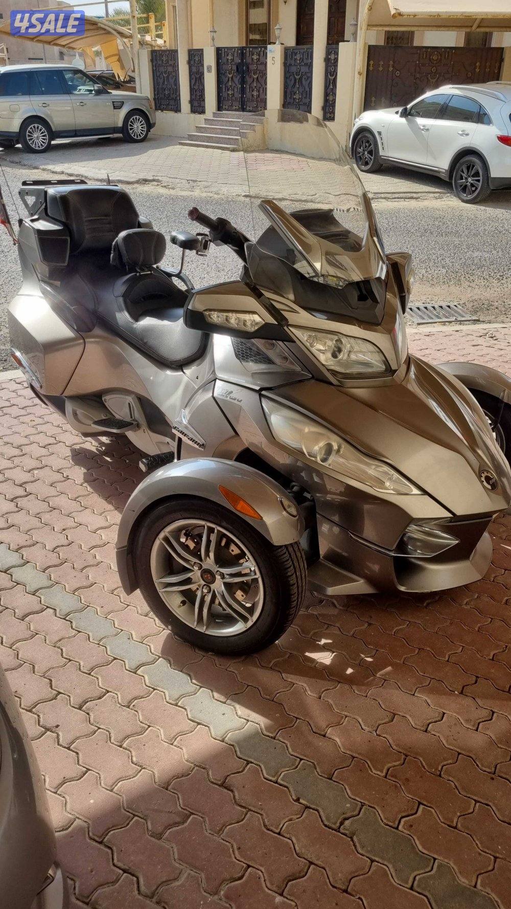 للبيع كانام سبايدر RT موديل 2012 اللون سلفر6