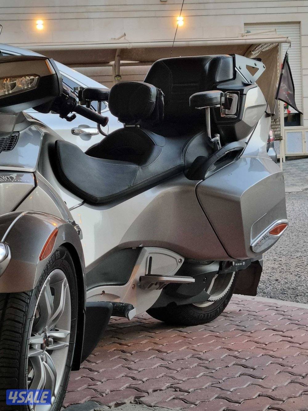 للبيع كانام سبايدر RT موديل 2012 اللون سلفر9