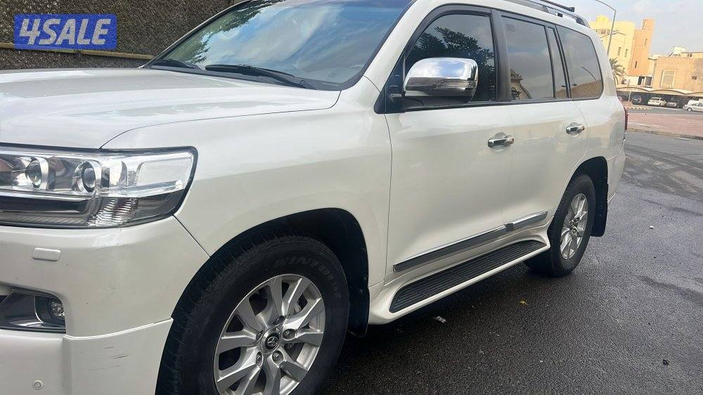 لاندكروزر gxr 20176