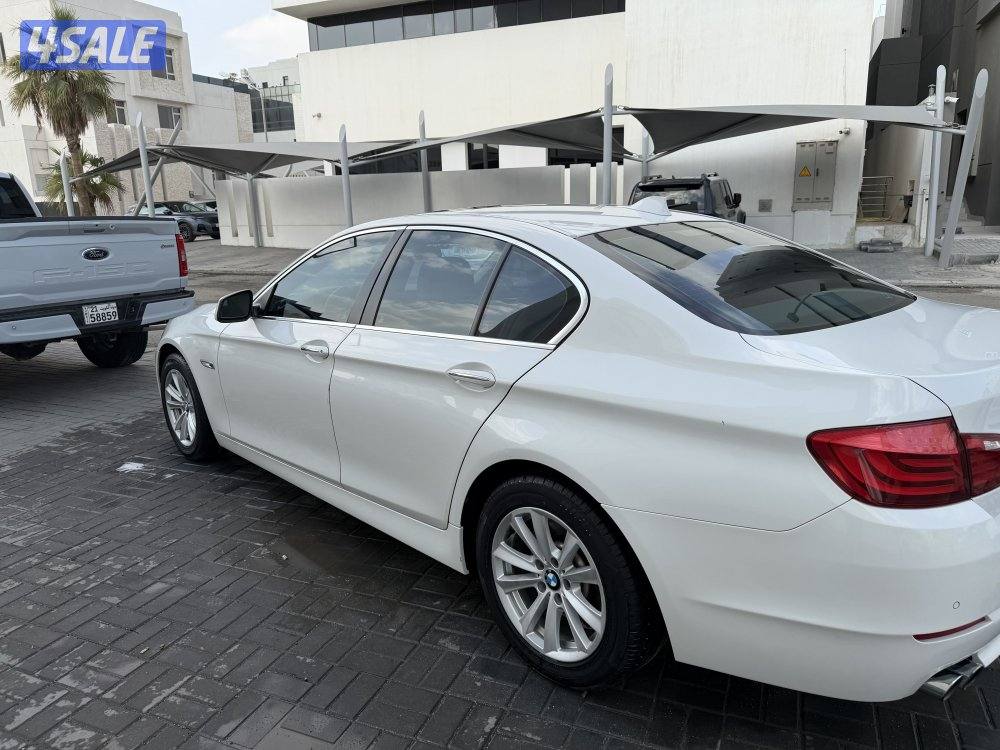 للبيع بي ام 520i1