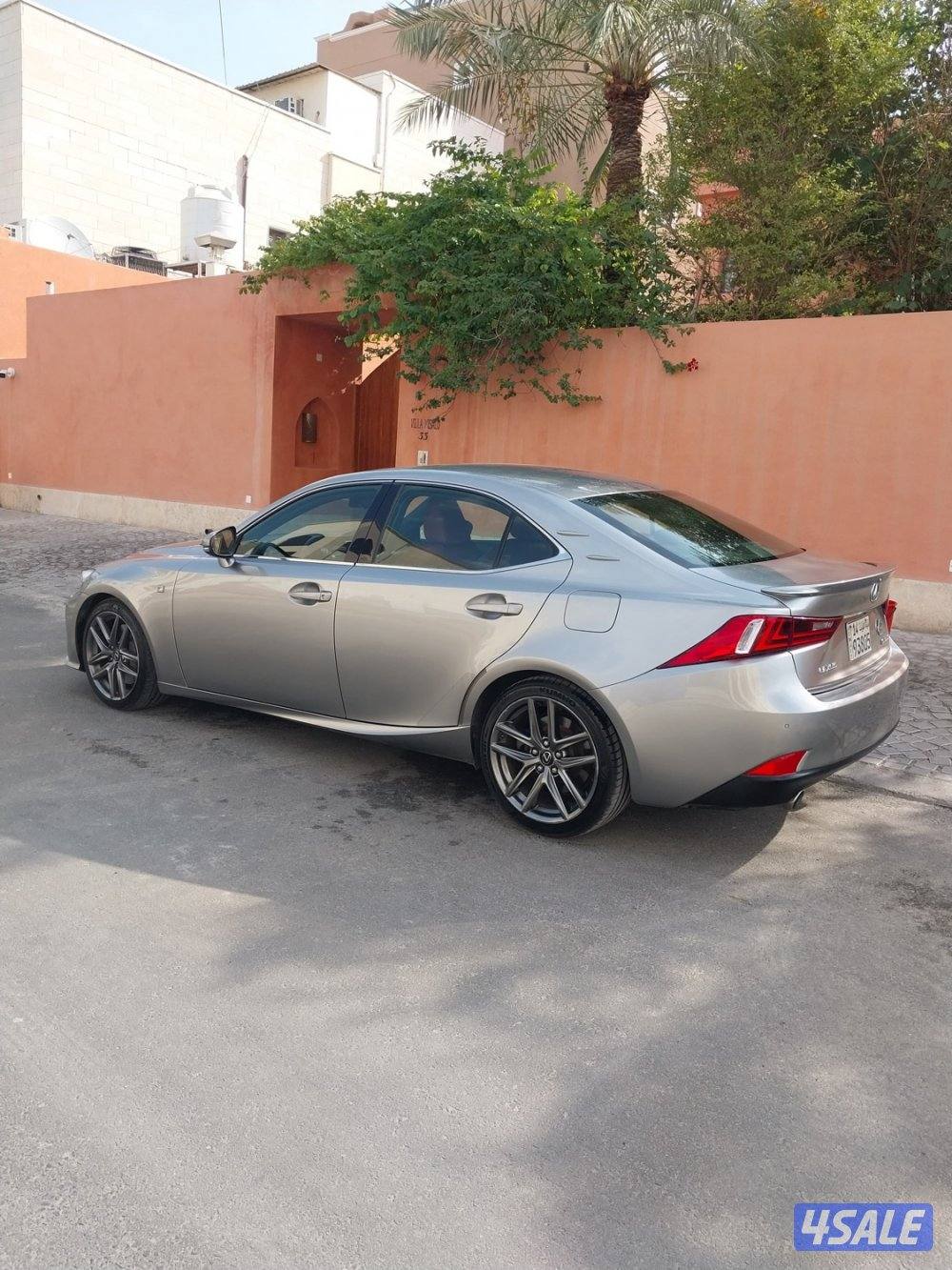 للبيع لكزس Is350 F.Sport موديل 20162