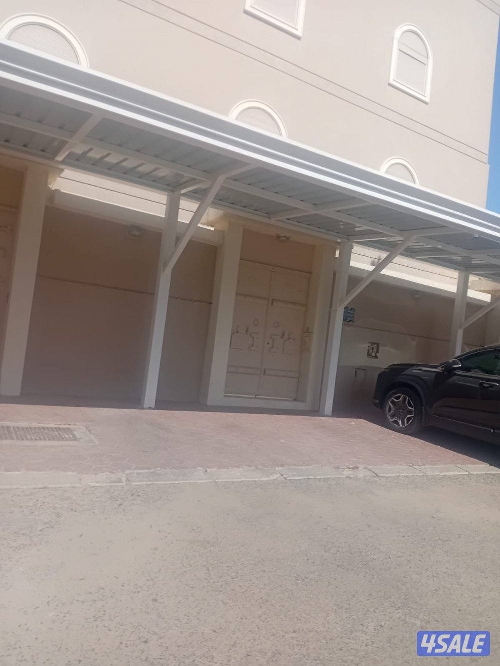 حداد إيراني خبير في المظلات وأعمال الحديد – معلم أبو أمير12