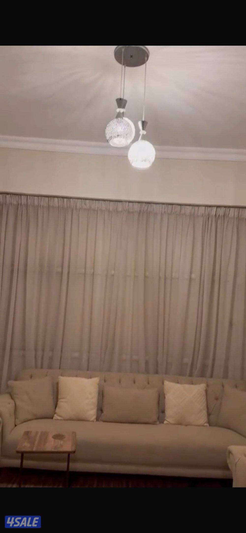 شقه للبيع مع العفش نوم ١ صاله كبيره غرفة طعام مطبخ حمام4