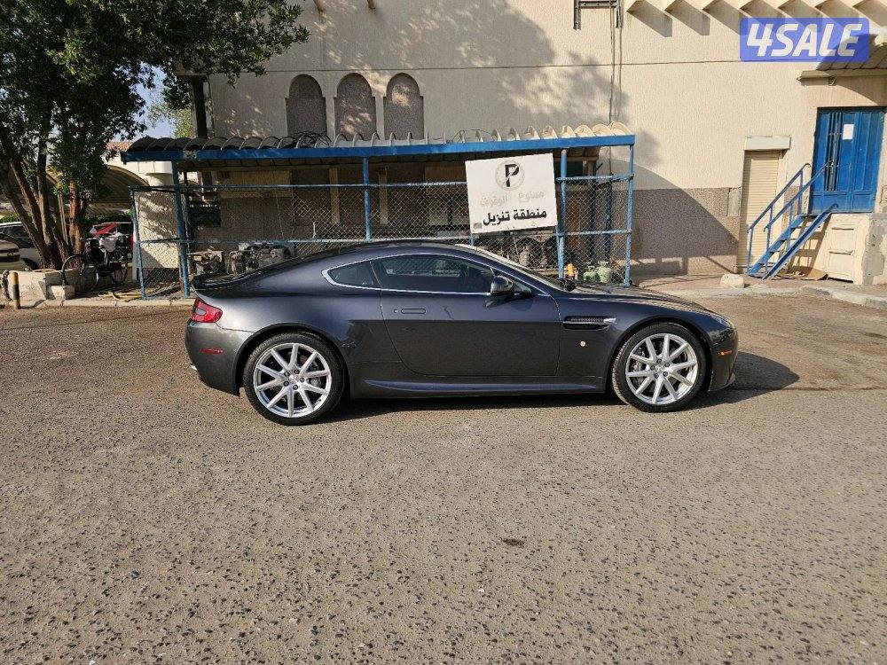 Aston martin vantage3