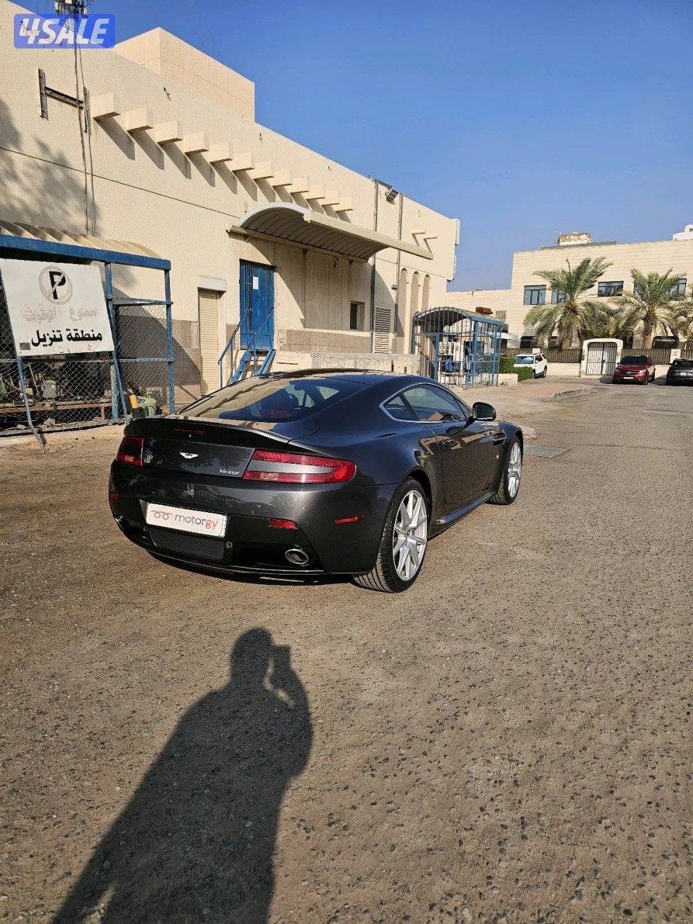 Aston martin vantage4