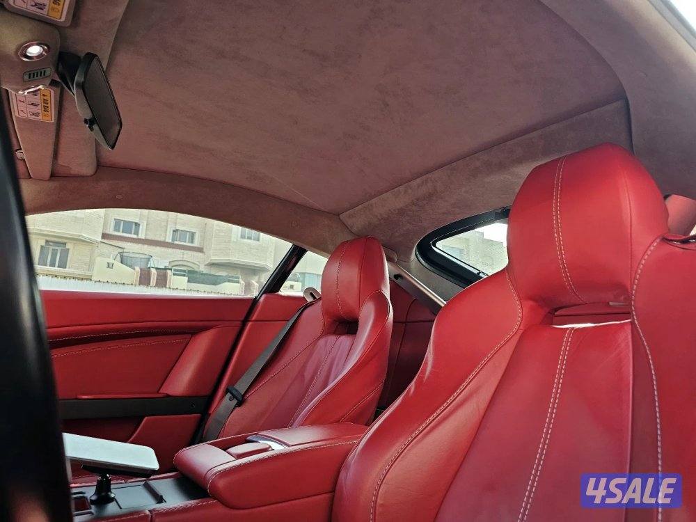 Aston martin vantage8