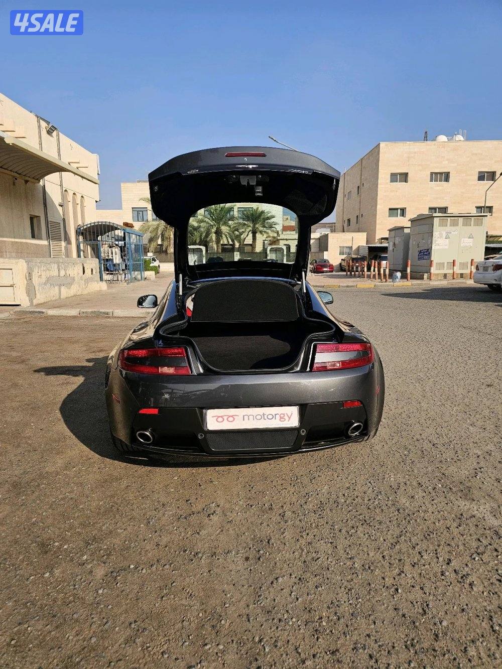 Aston martin vantage7