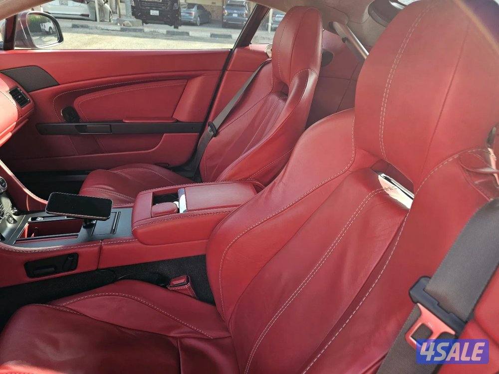 Aston martin vantage13