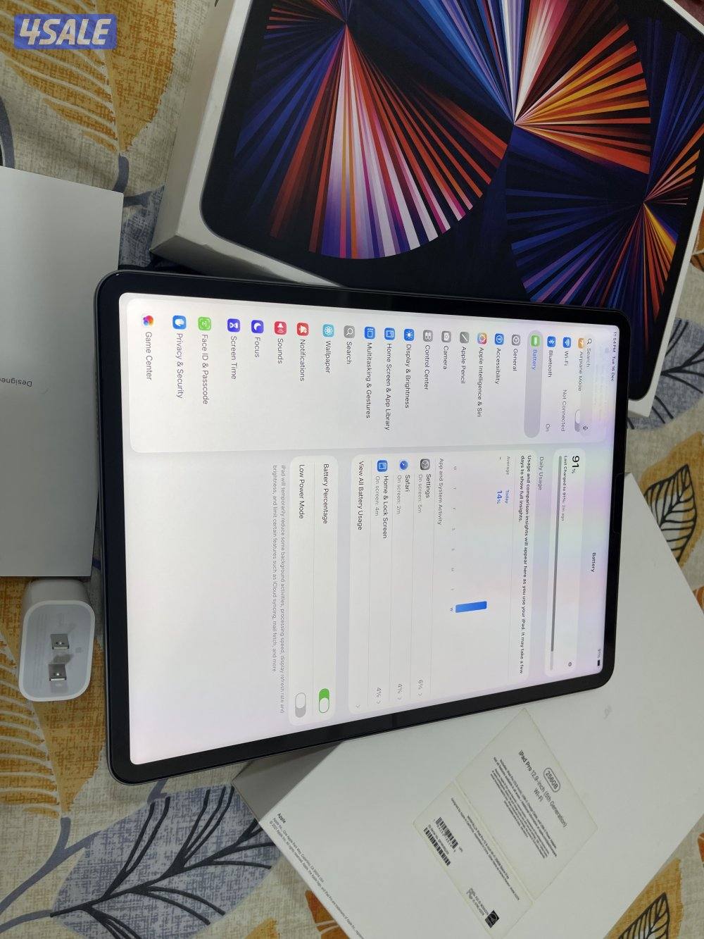 ايباد ابل برو 12.9 انش 256 قيقا ام ون الجيل الخامس نظيف حيل مع الاغراض3