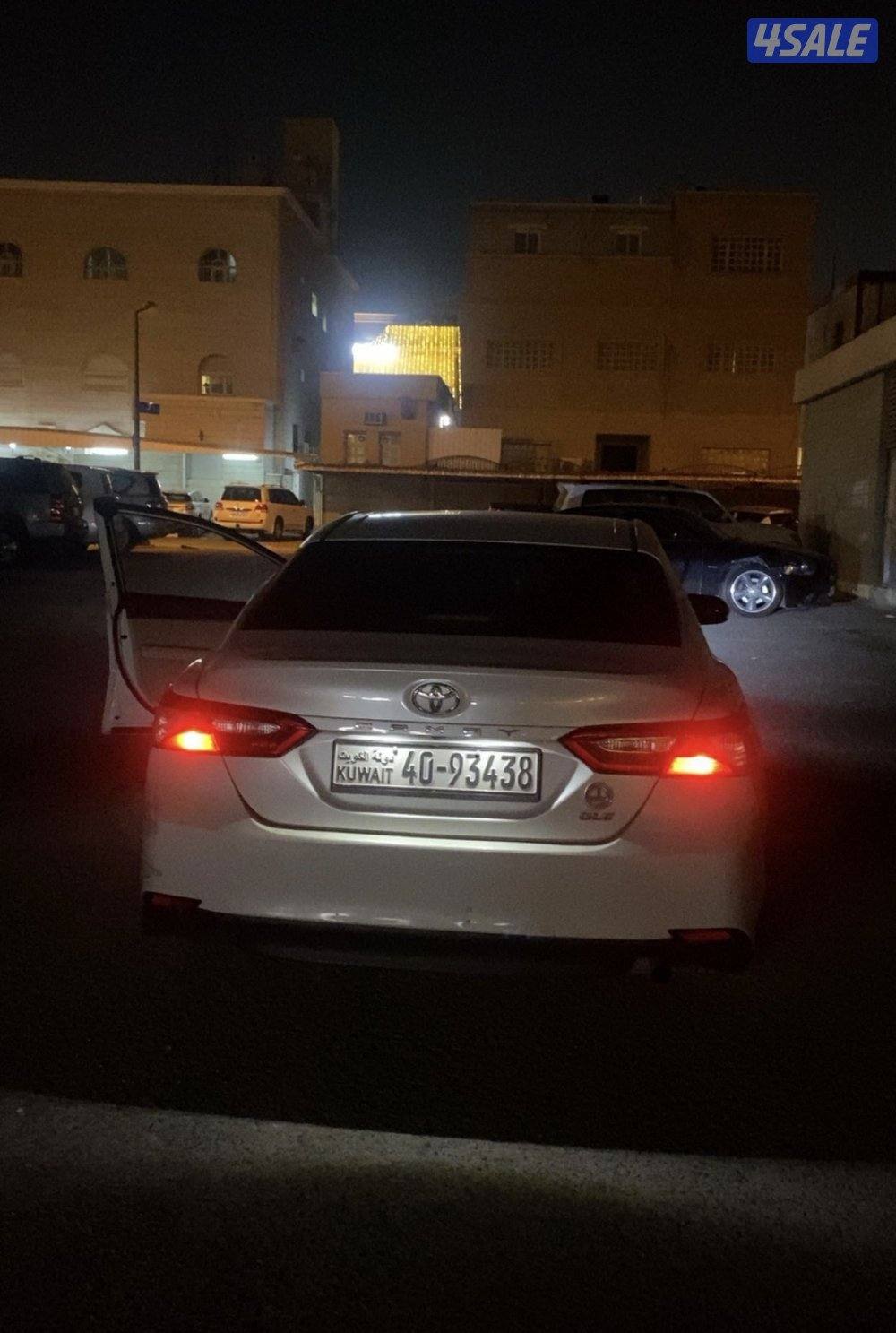 للبيع كامري 2018 ماشية 200 الف اللون ابيض1