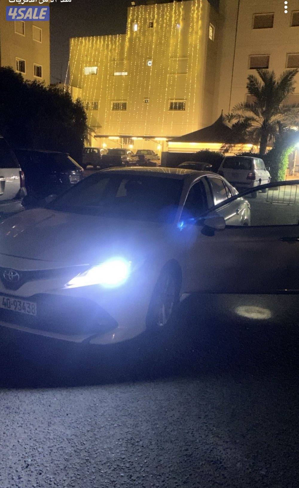 للبيع كامري 2018 ماشية 200 الف اللون ابيض2