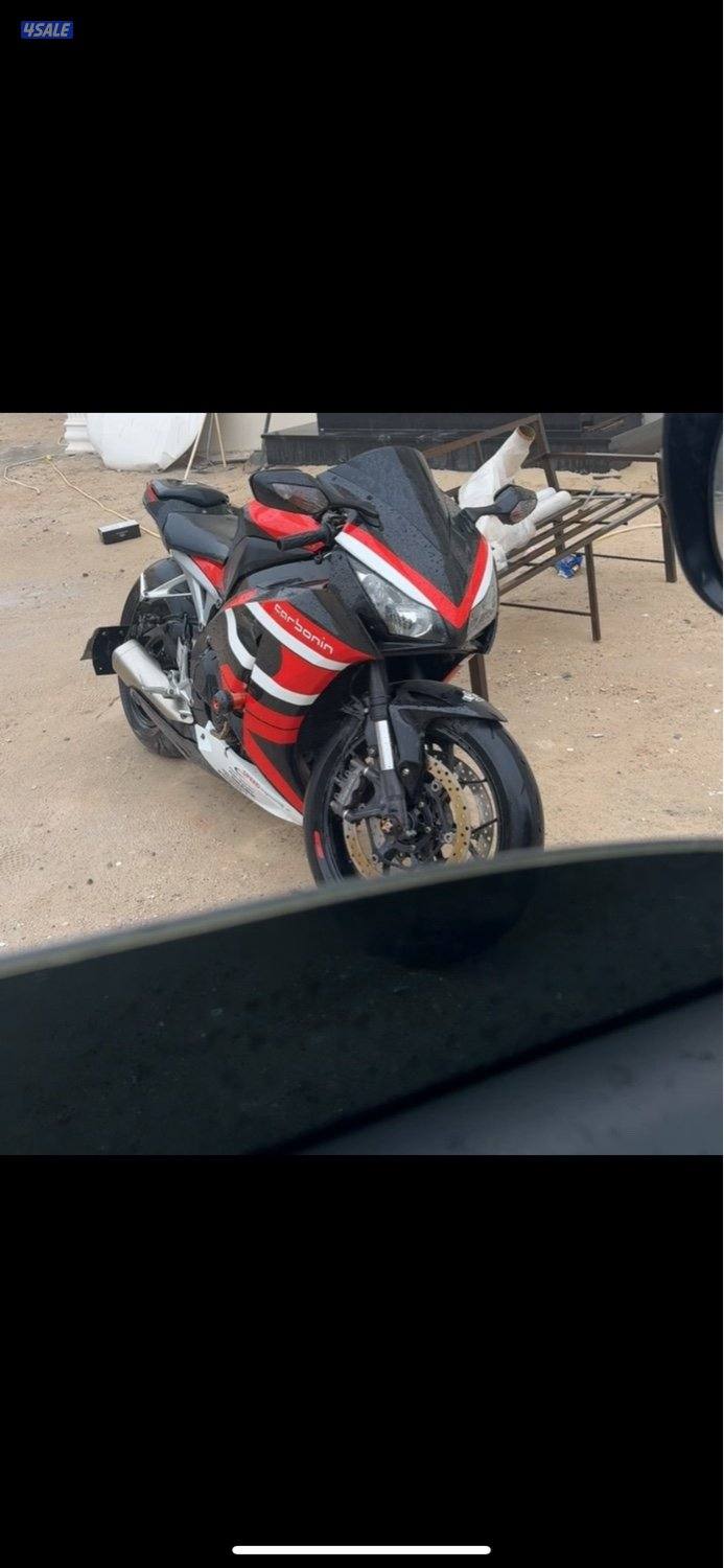 للبيع سيكل CBR 1000RR0