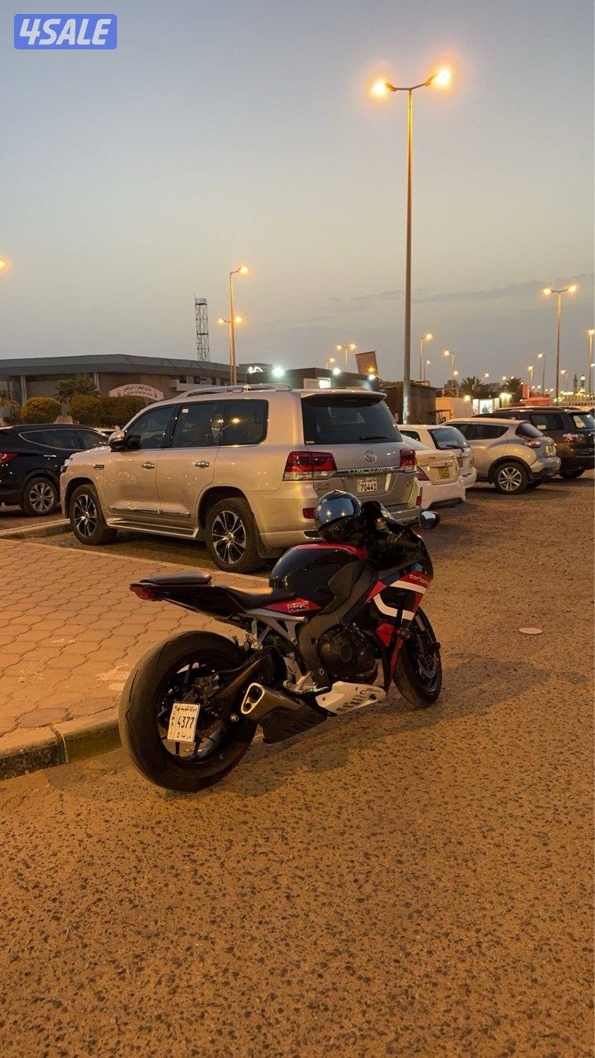 للبيع سيكل CBR 1000RR3