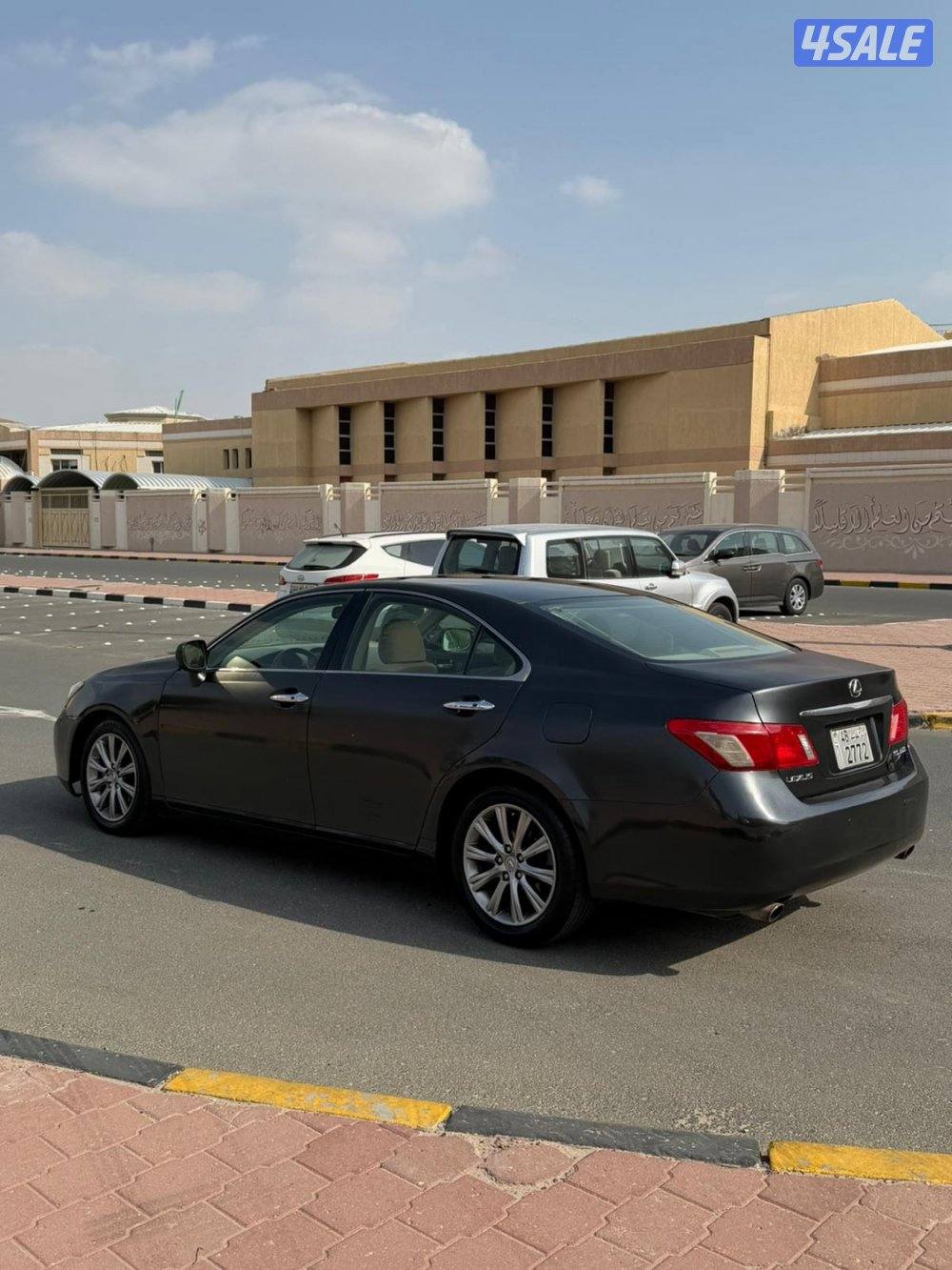 للبيع لكزس1