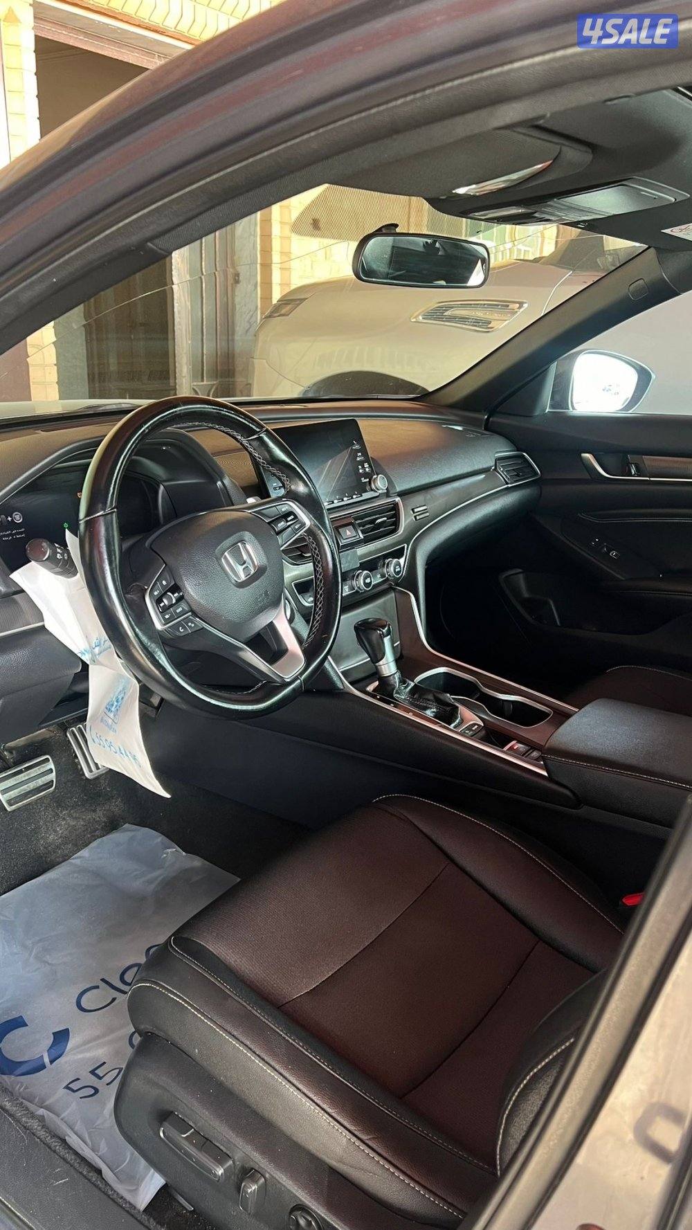 للبيع هوندا اكورد موديل 20195