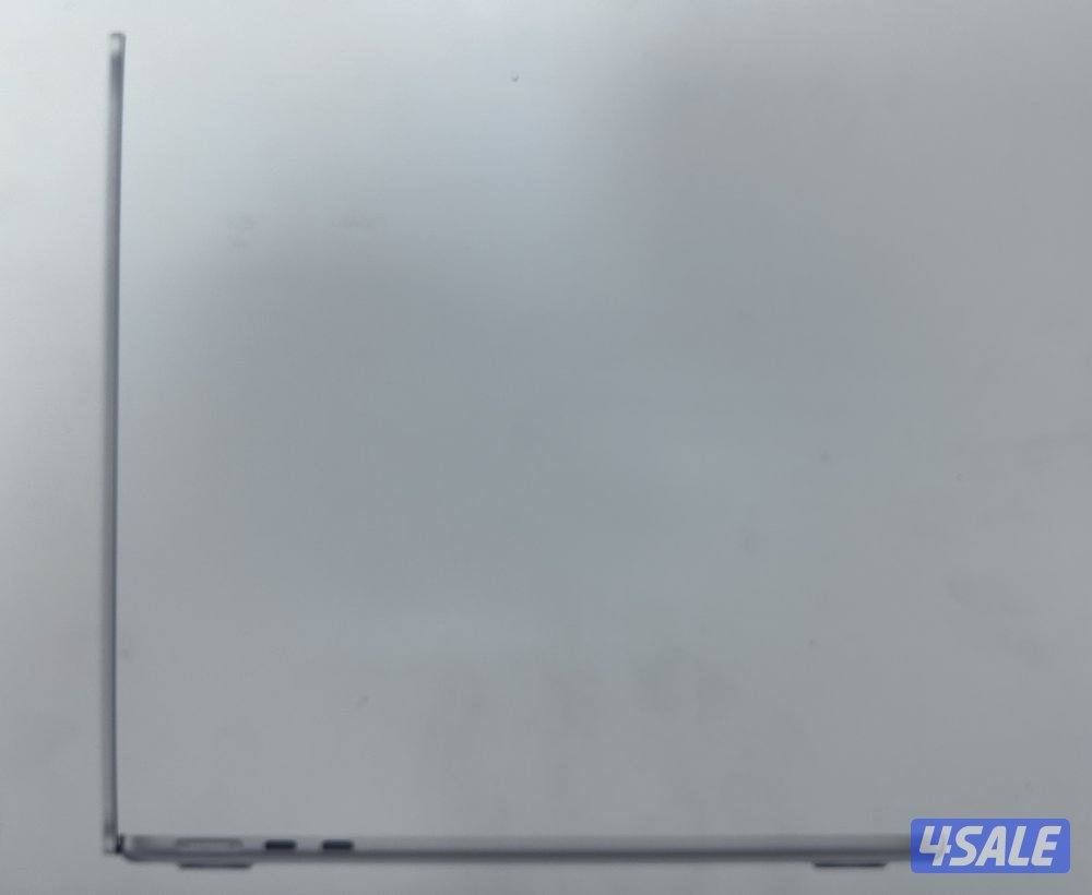 New - M4 chip - 512 GB storage - 16 GB RAM - 13 inch2