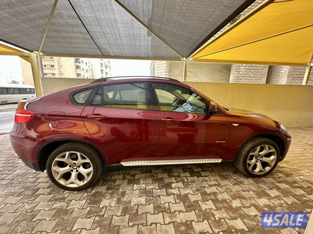 BMW x6 بحاله ممتازه بيمه سنه كامله المواصفات موديل 20116