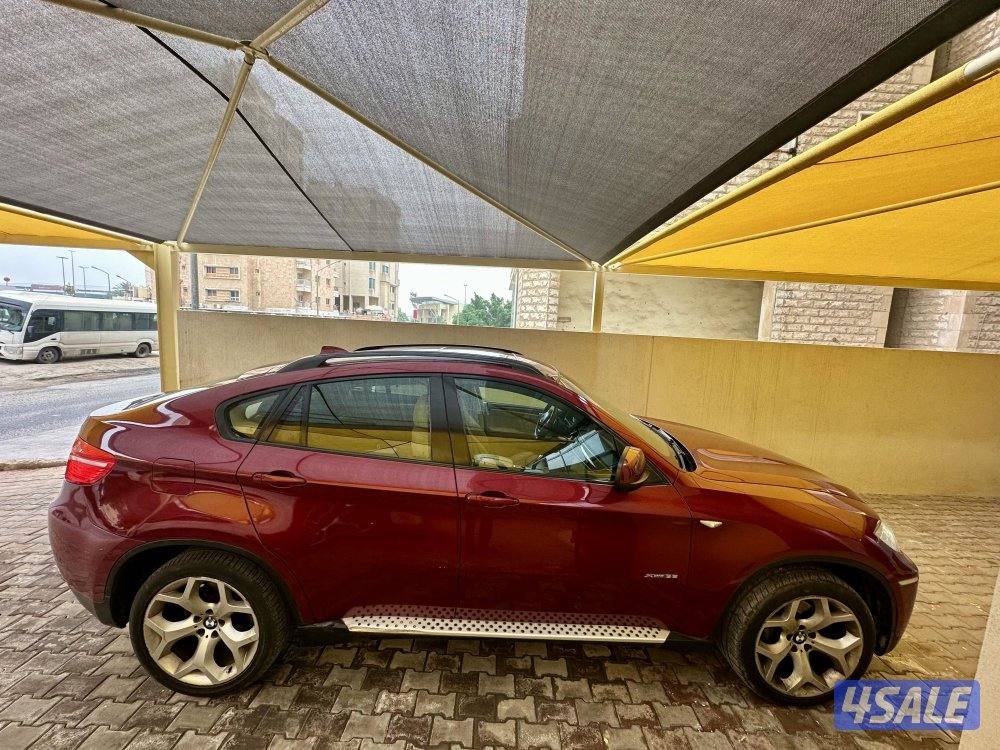 BMW x6 بحاله ممتازه بيمه سنه كامله المواصفات موديل 20117