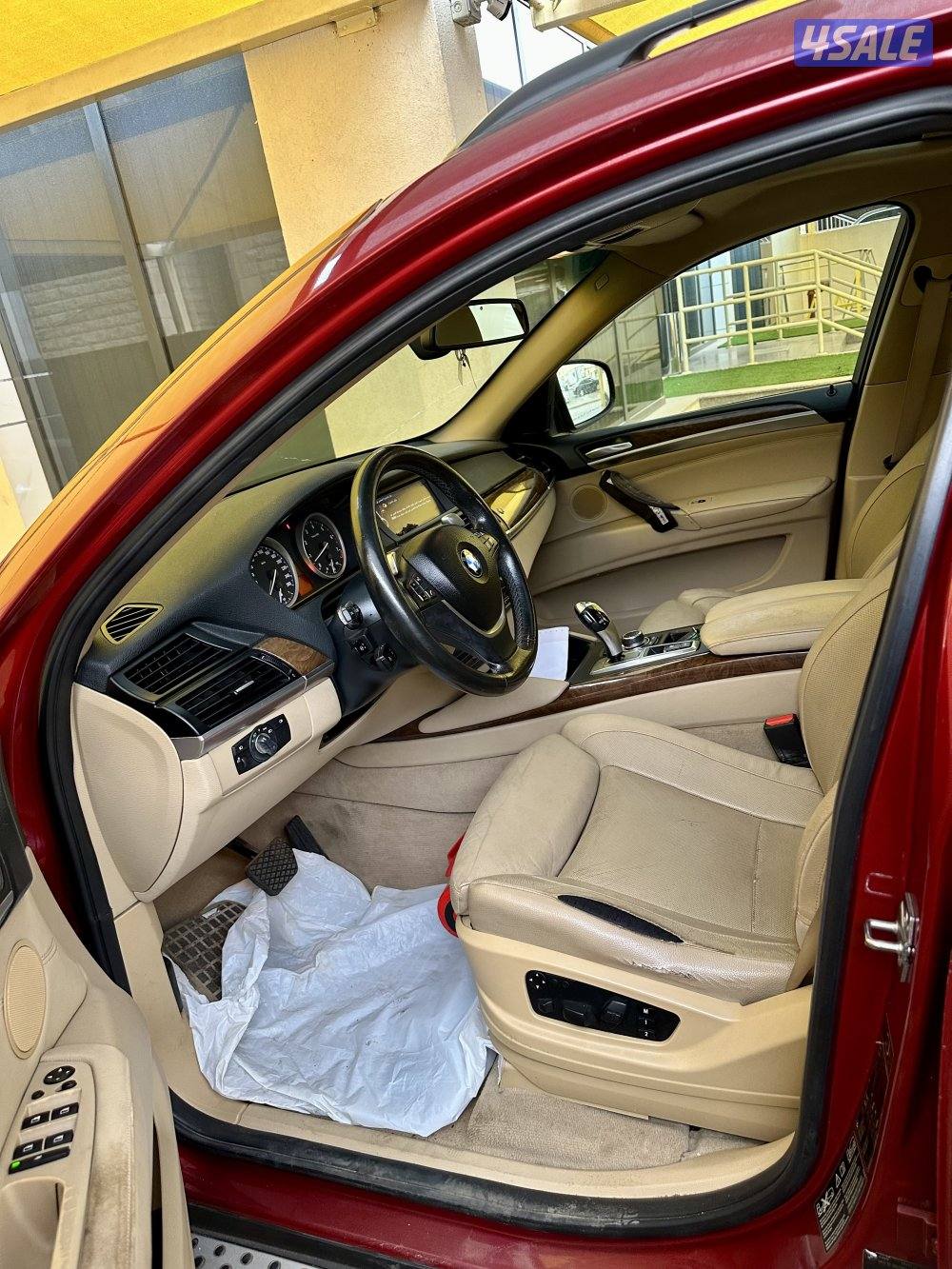 BMW x6 بحاله ممتازه بيمه سنه كامله المواصفات موديل 20118