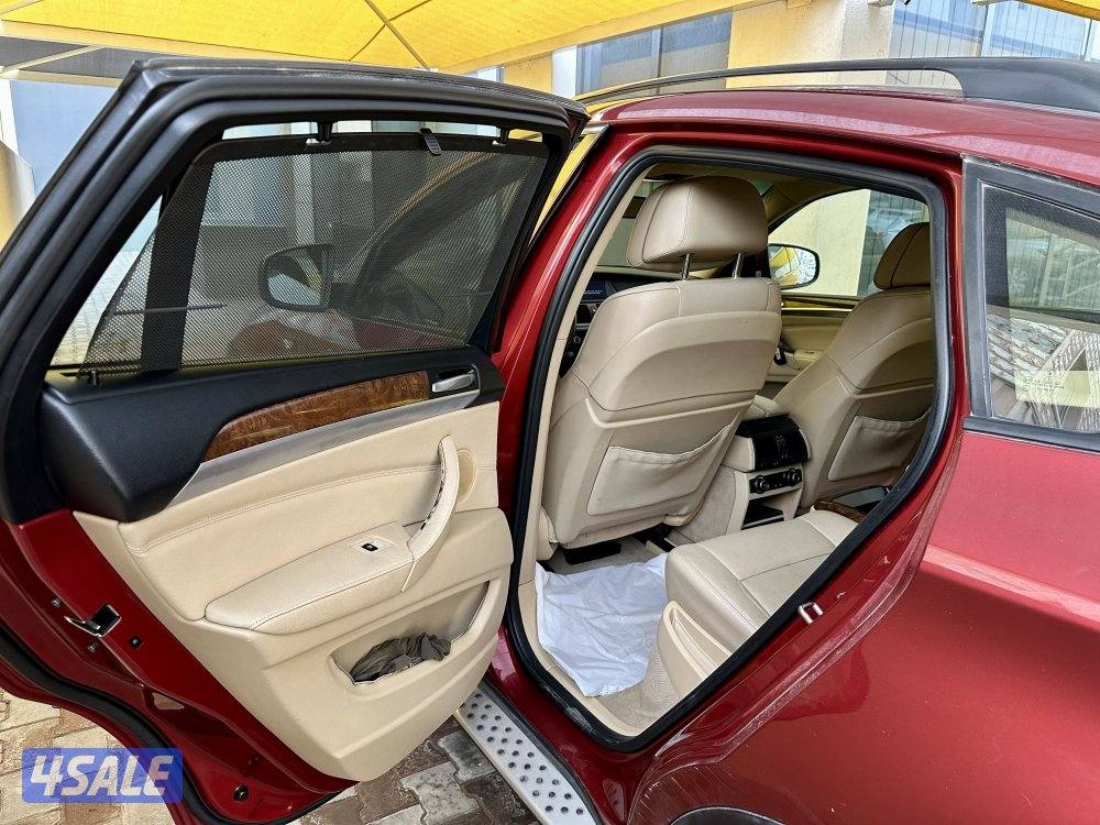 BMW x6 بحاله ممتازه بيمه سنه كامله المواصفات موديل 201111
