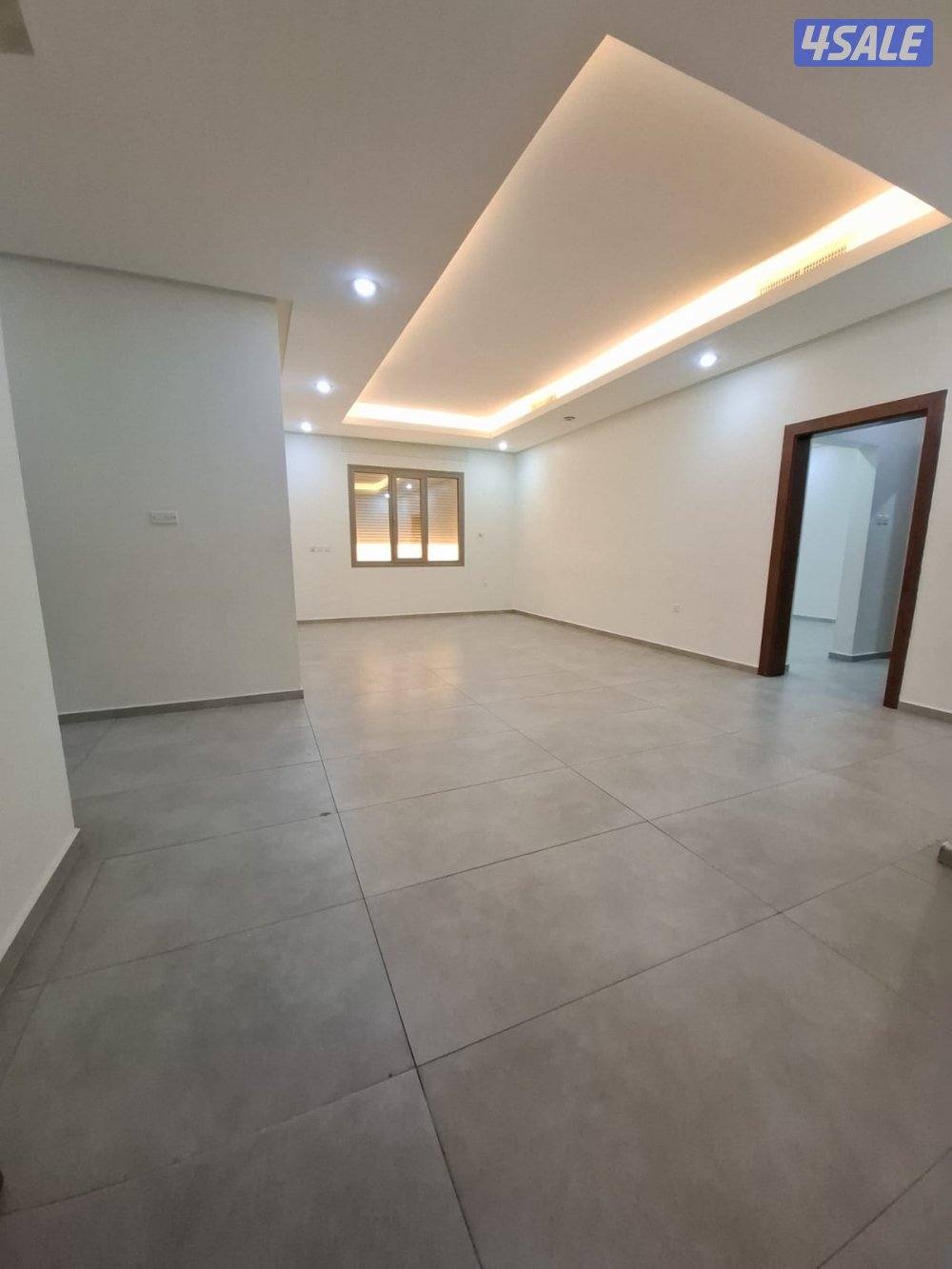 دور مودرن  في الخالدية  وشقق  واجهة جمعية وبنك5