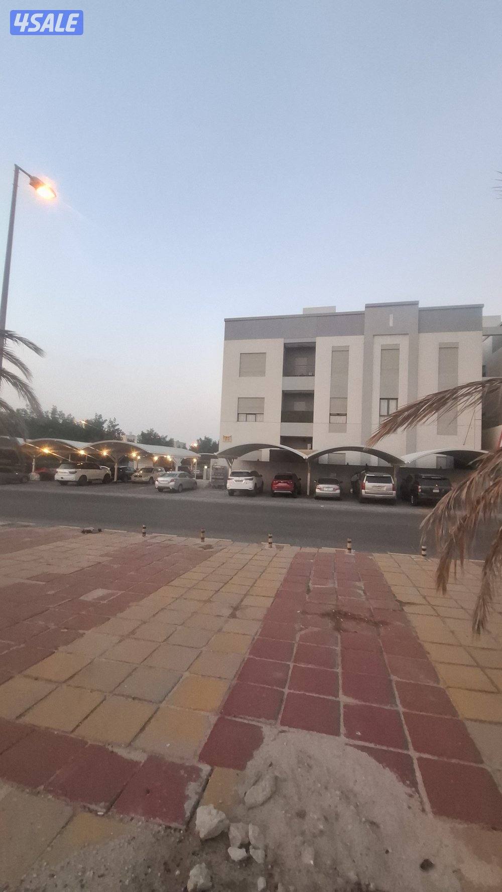 دور مودرن  في الخالدية  وشقق  واجهة جمعية وبنك8