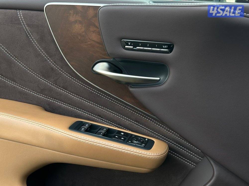 لكزسLS500 TURBO موديل2019 عداد83الف وارد الساير سيرفس منتظم9