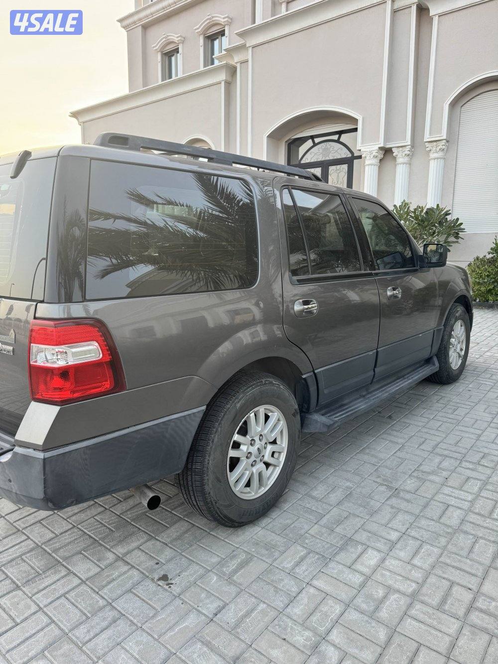 للبيع فورد اكسبدشن 2014 بحالة جيده جدا شرط الفحص قير مكينه شاصي6