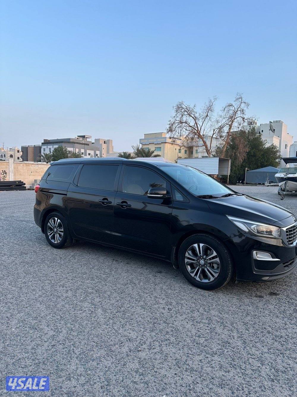 للبيع كيا كرنفال1