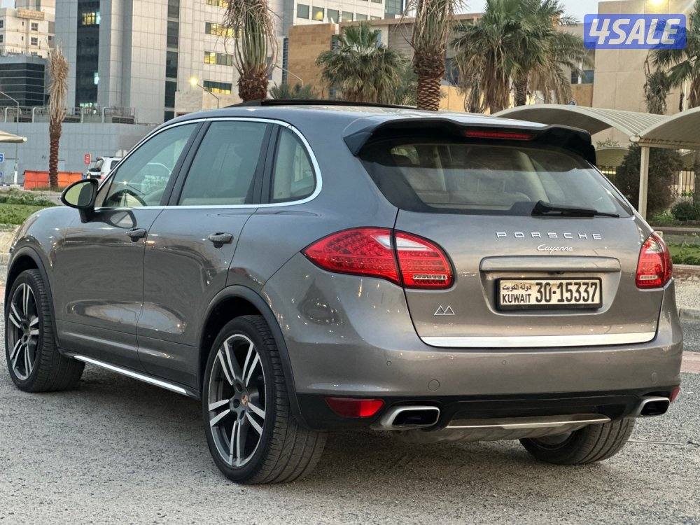 للبيع بورش كايين ماشي ١٣٨ الف كيلو وارد الوكالة بهبهاني2