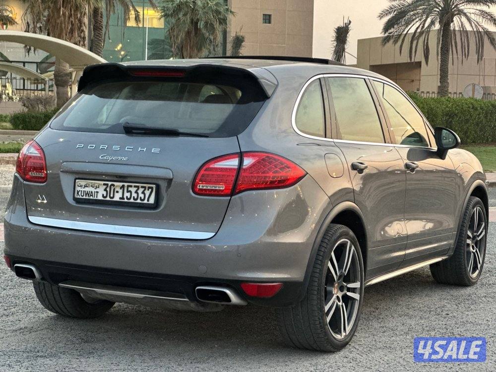 للبيع بورش كايين ماشي ١٣٨ الف كيلو وارد الوكالة بهبهاني3